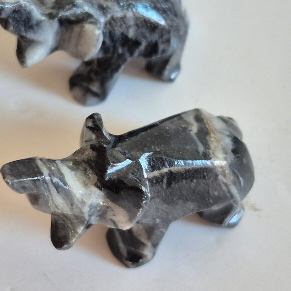 Family of 6 Grey Marble Elephant Figurines | Hand-Carved Natural Stone | Graduat - Picture 4 of 5